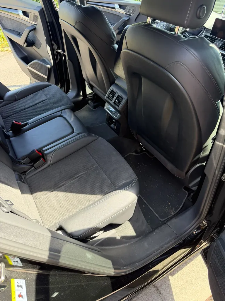 Avant nettoyage — Places arrière — Audi