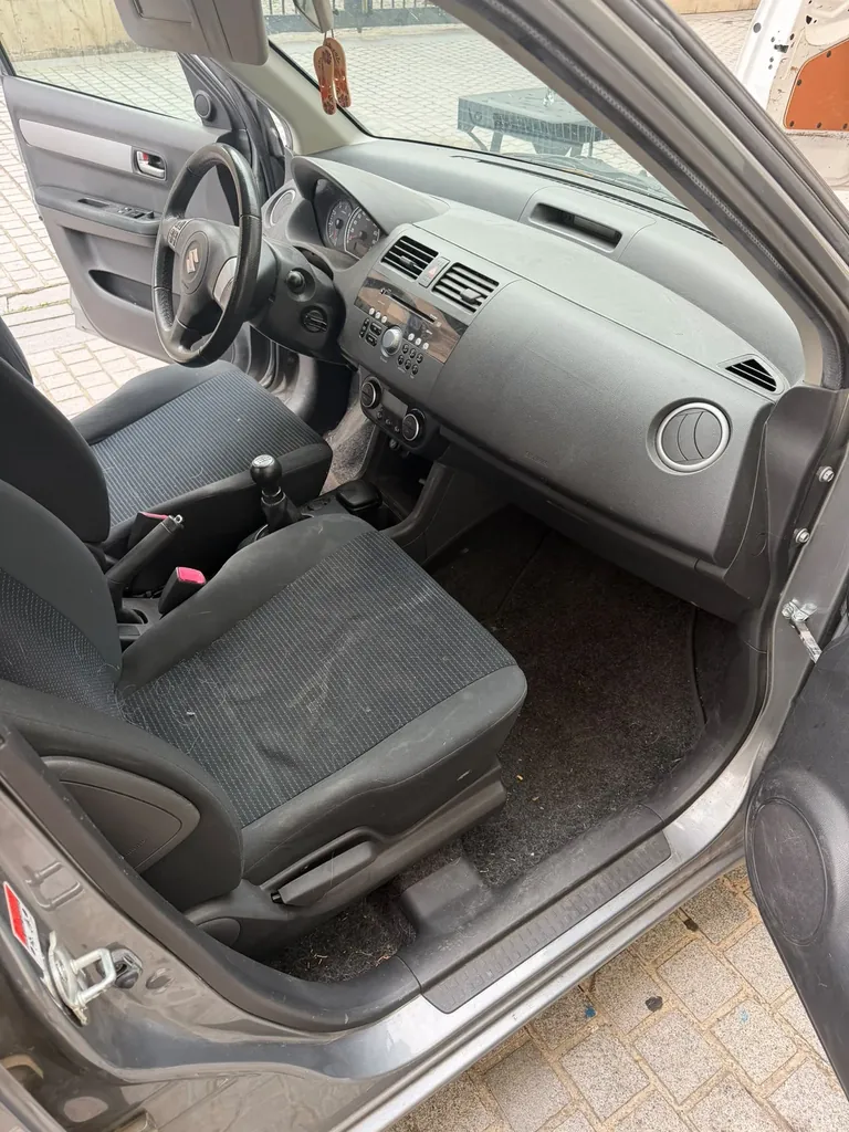 Avant nettoyage — Habitacle avant — Suzuki
