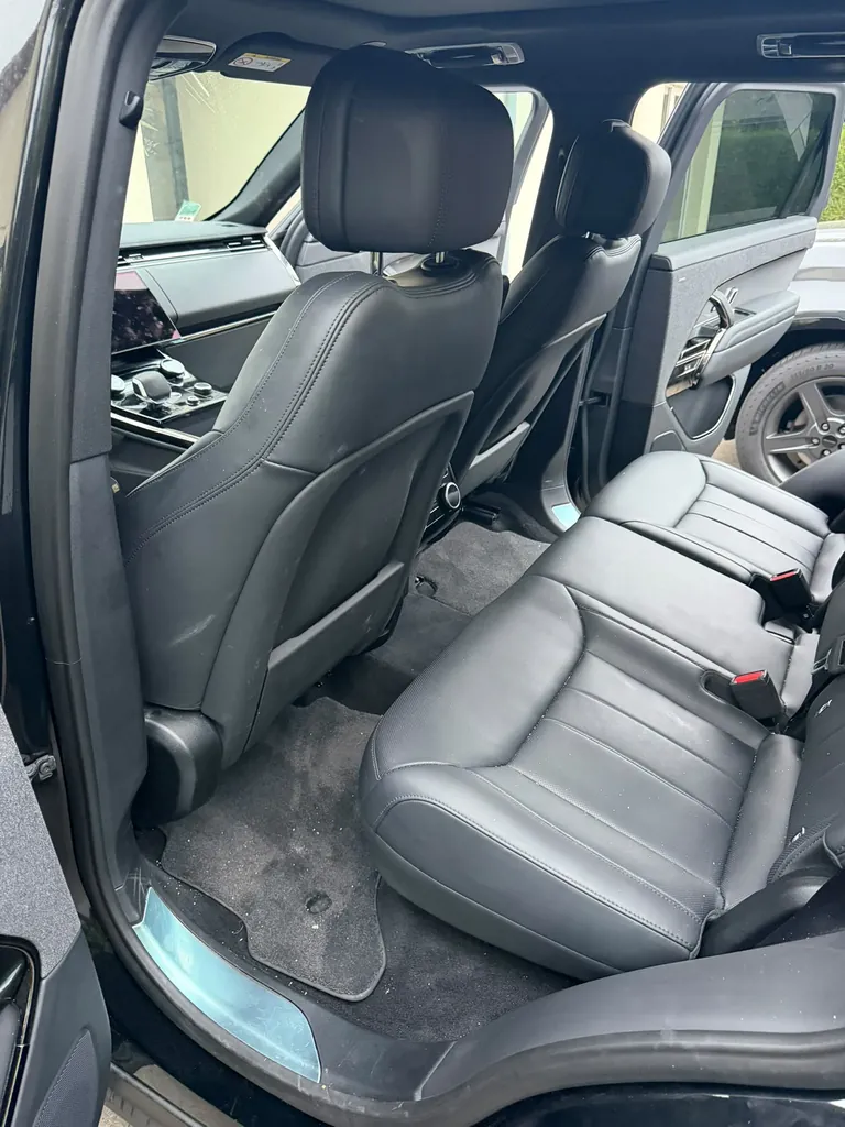Avant nettoyage — Places arrières - BMW
